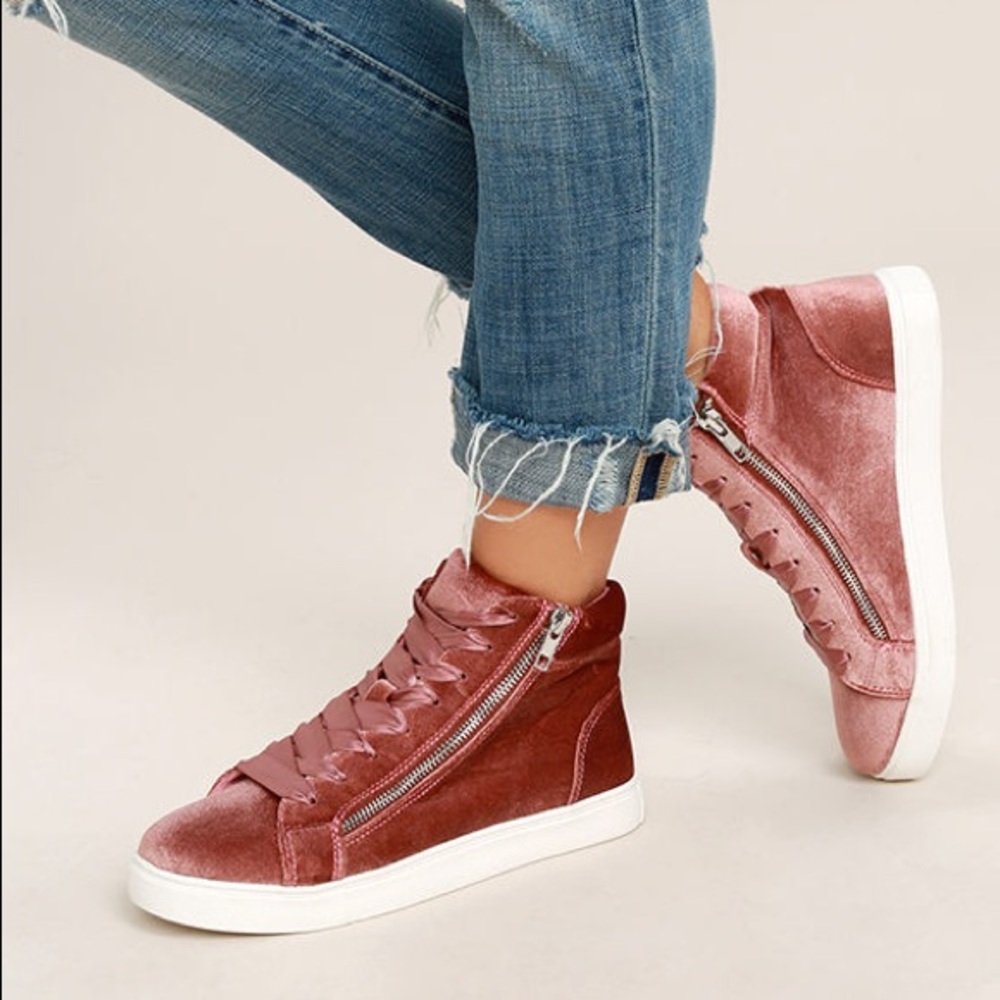MADDEN GIRL Eppic Blush Velvet High-Top Sneakers